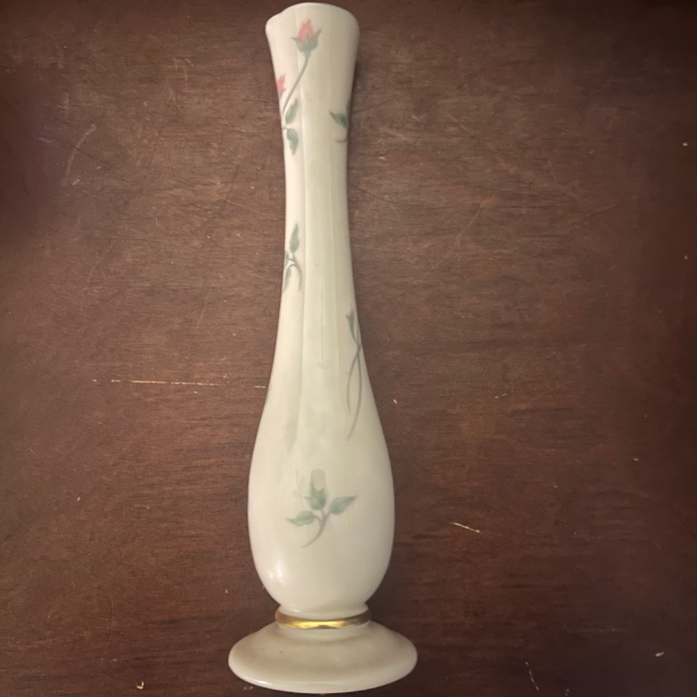 Porcelain Lenox Cream and Green Accent Vase in mint condition